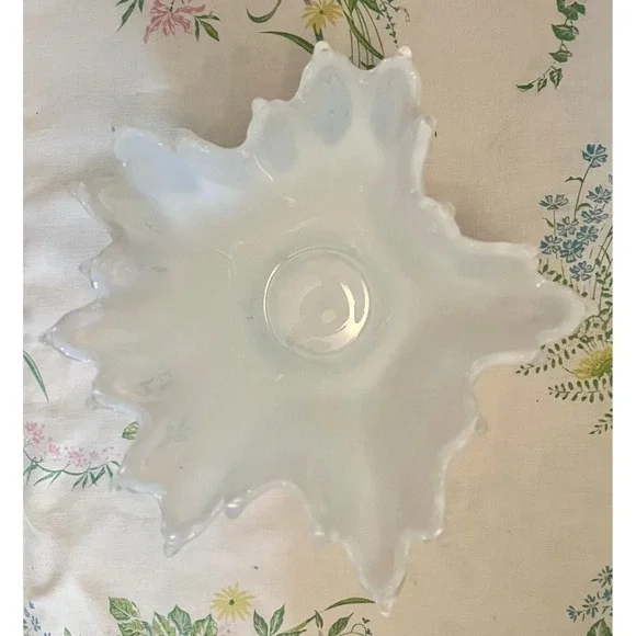 vintage glass Fostoria Heirloom handkerchief bowl blue and white - Picture 4 of 4